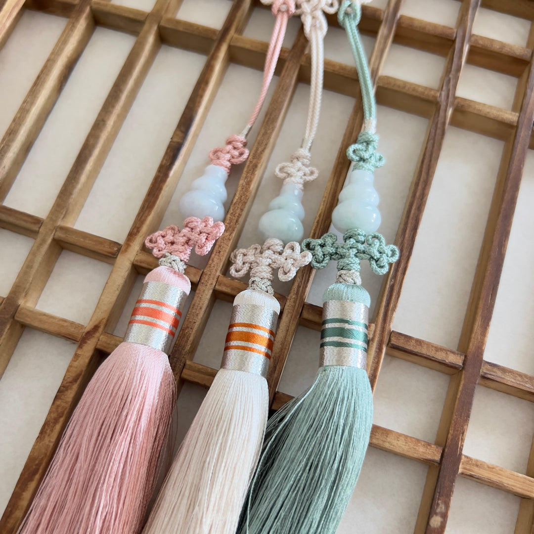 Triple Bottle Designed Tassel Accessory and Ornament for Luck Including Frame Option (손수 호리병형 노리개)