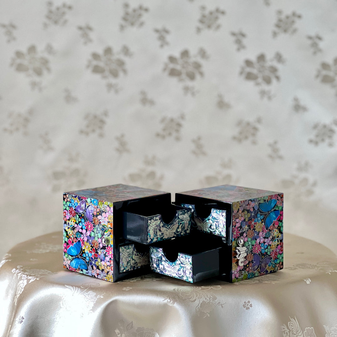 Mother of Pearl Wooden Jewelry Box with Butterfly and Flower Pattern (자개 호접 화문 쌍합)