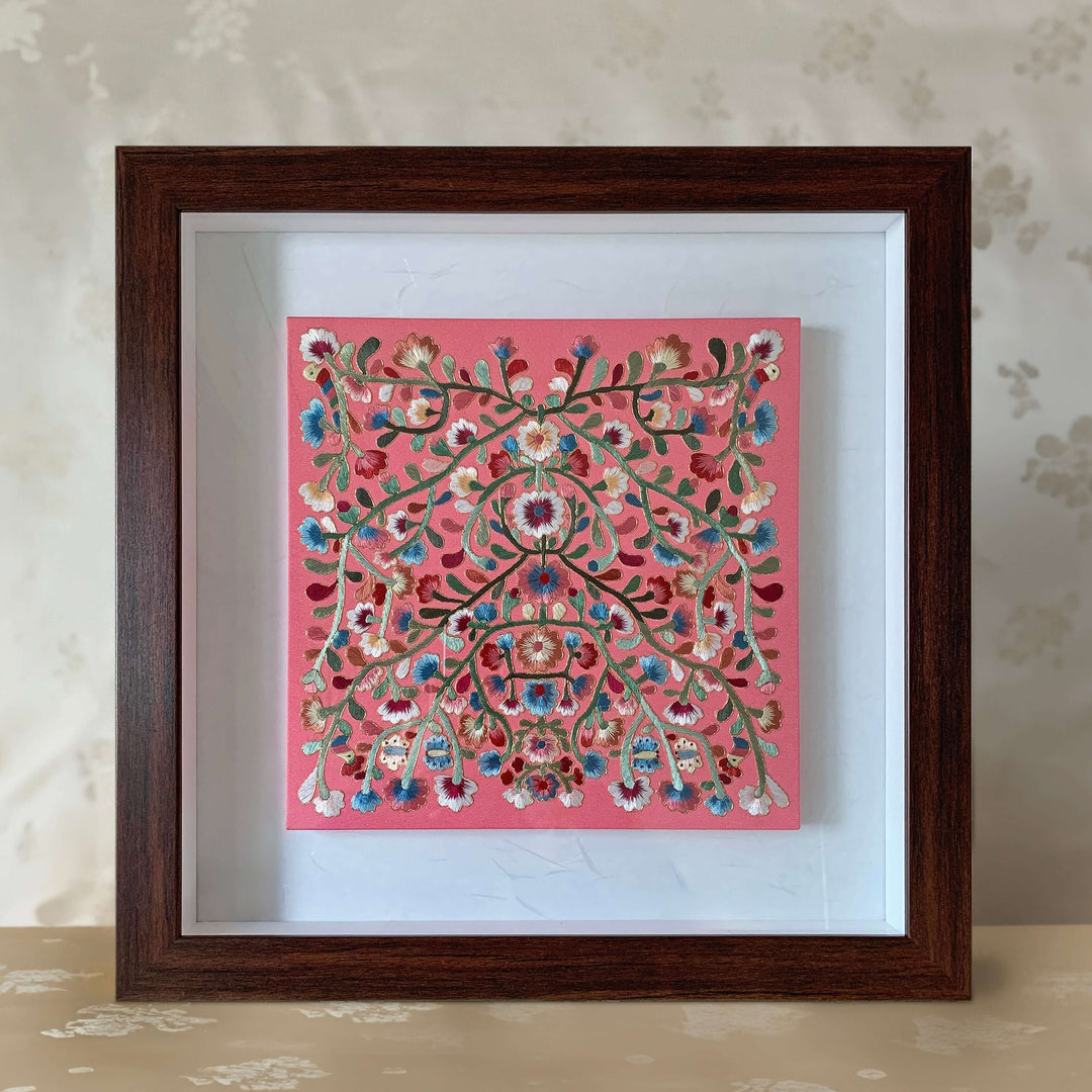 Embroidery with Vines Pattern on Silk in Wooden Frame (자수 당초문 액자)