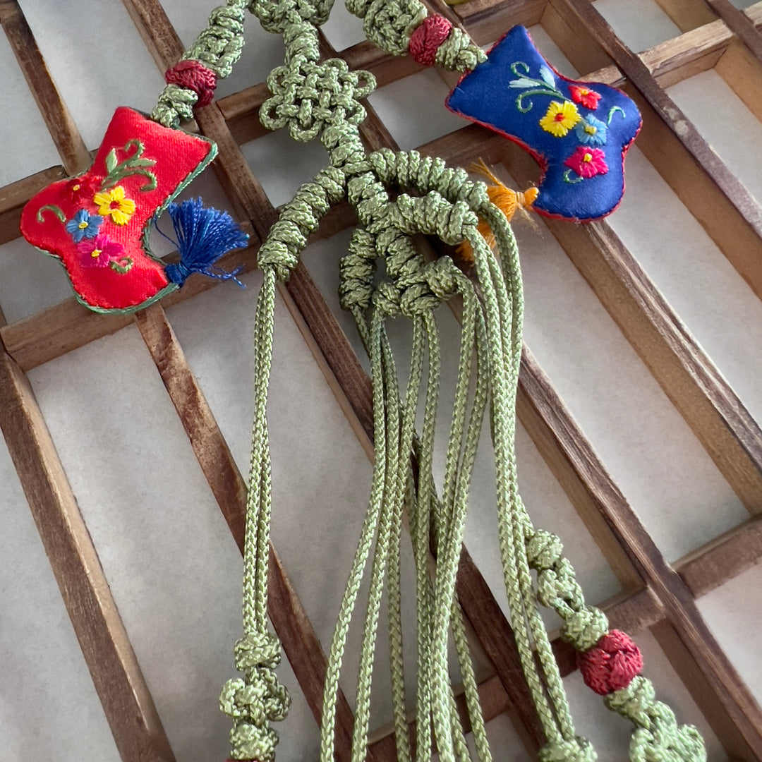 Tassel Accessory and Ornament for Luck Including Frame Option (손수 노리개)