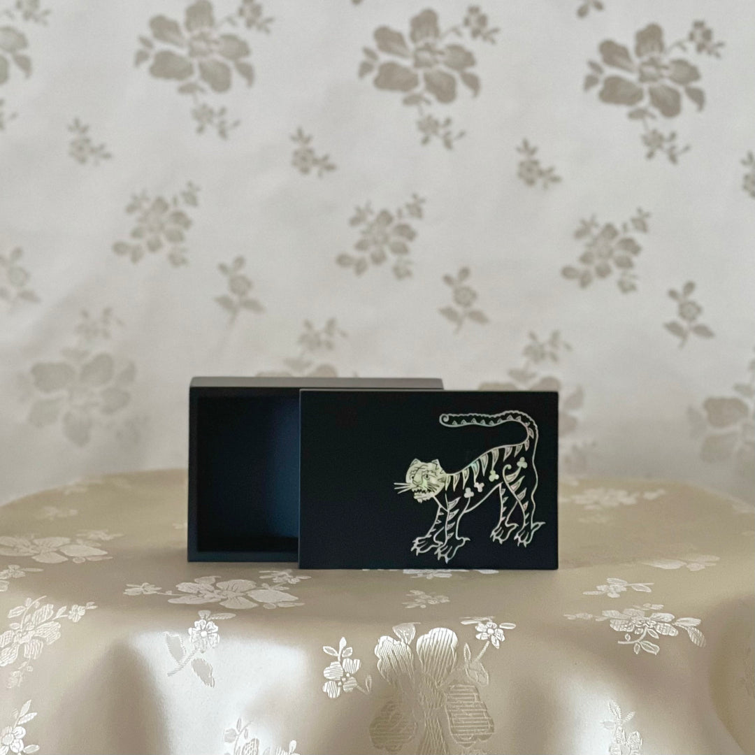 Mother of Pearl Business Card Box with Tiger Pattern (자개 호문 명함함)