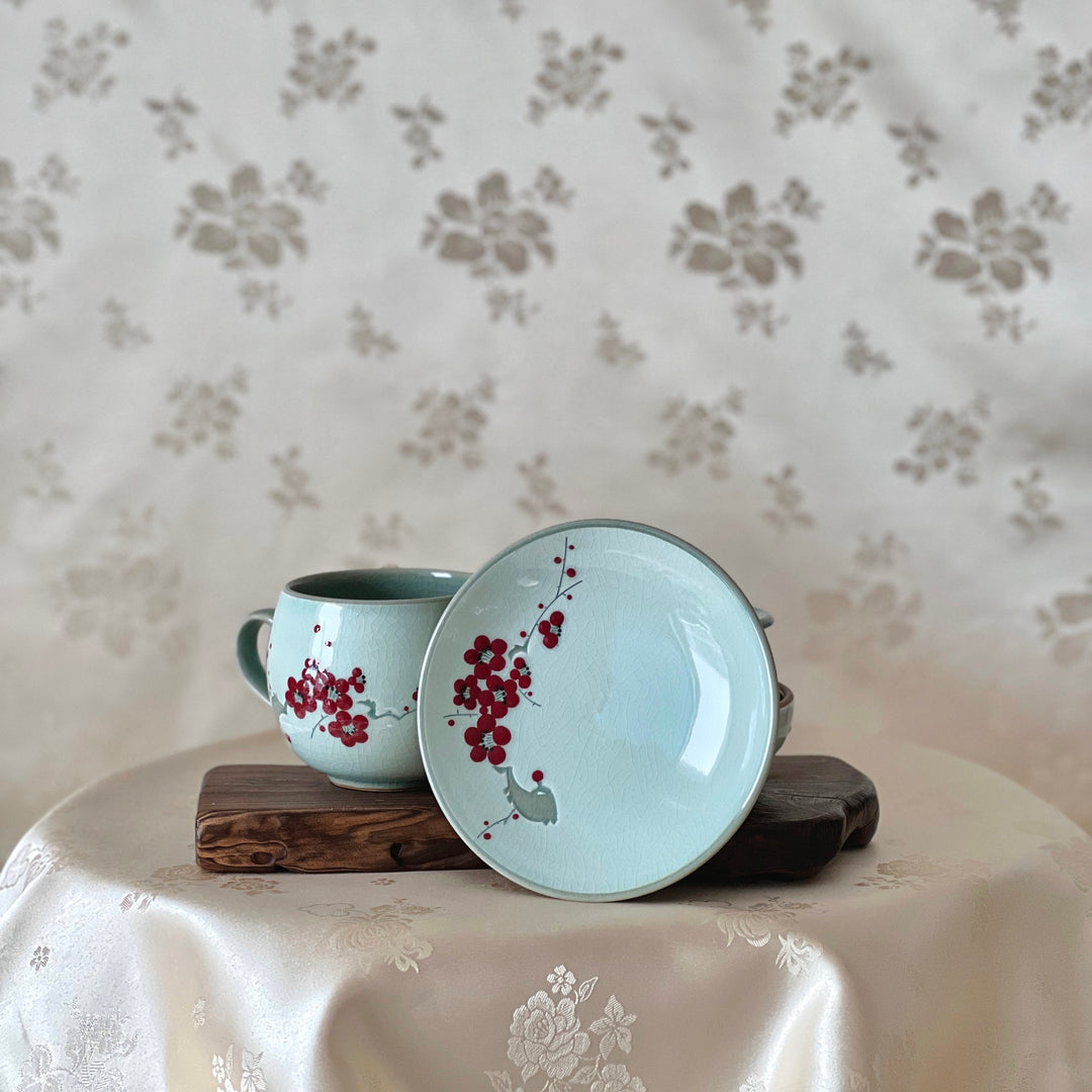 White Celadon Tea Cup with Embossed Red Plum Pattern Including Plate and Diffuser (청자 백상감 동화 매화문 찻잔)