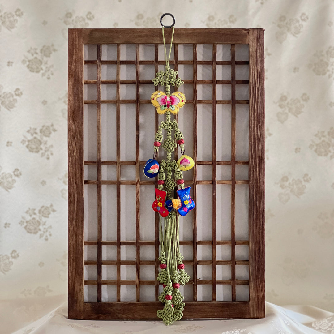 Tassel Accessory and Ornament for Luck Including Frame Option (손수 노리개)