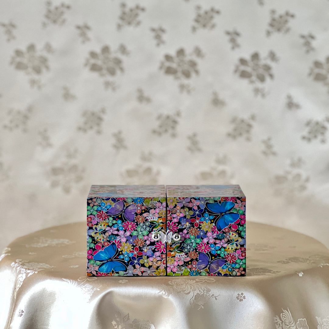 Mother of Pearl Wooden Jewelry Box with Butterfly and Flower Pattern (자개 호접 화문 쌍합)