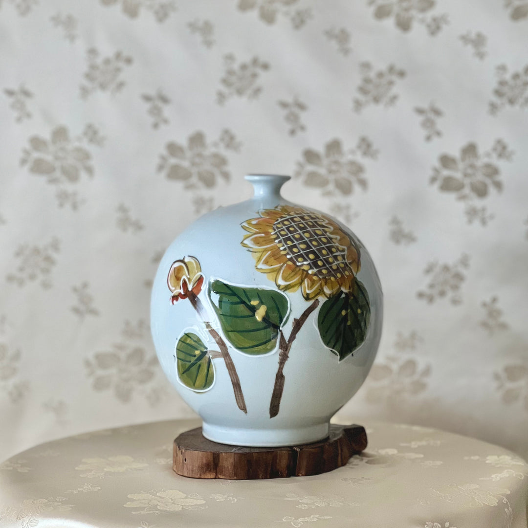 White Porcelain Baekja Vase with Sunflower Pattern (백자 해바라기무늬 호)