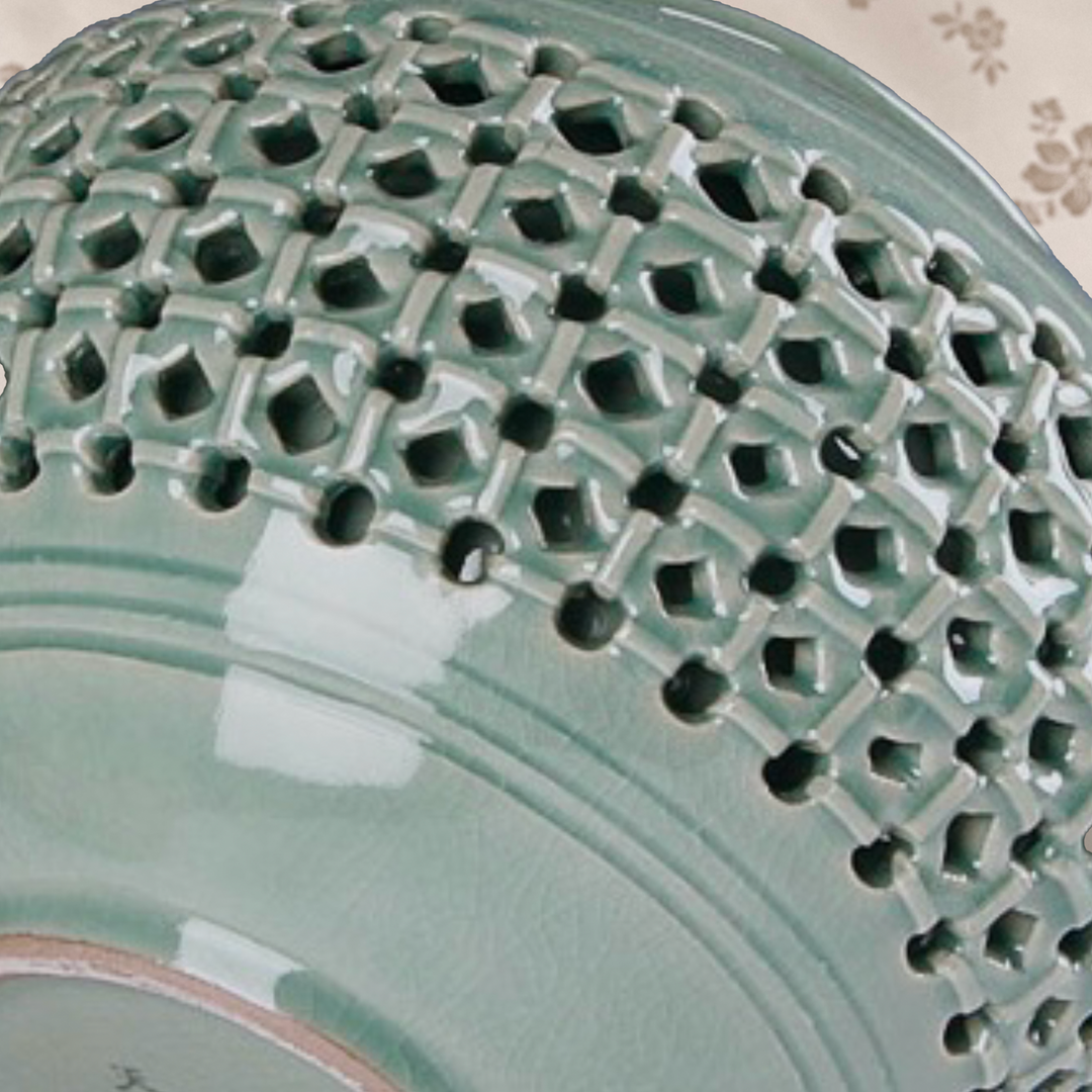 Celadon Double Wall Openwork Vase with Inlaid Crane Pattern (청자 상감 학문 이중투각 호)