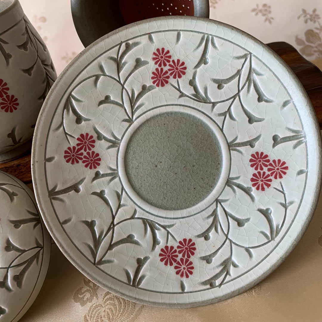 Greyish Blue Powdered Celadon Set of Two Tea Cups with Chrysanthemum Including Infuser and Plate (분청 국화문 찻잔 세트)