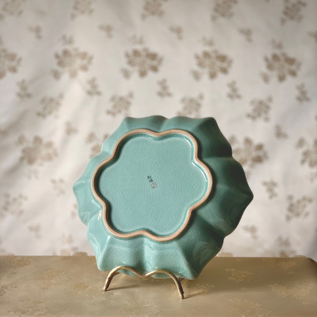 Celadon Set of 3 Plates with Flowers Pattern