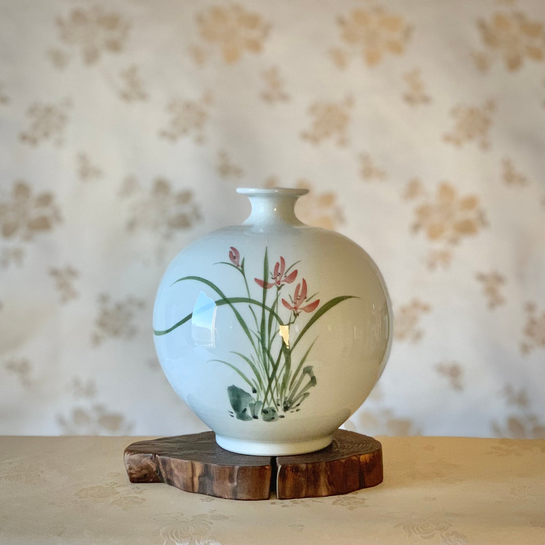 White Porcelain Vase with Orchid Pattern (백자 난초문 호)