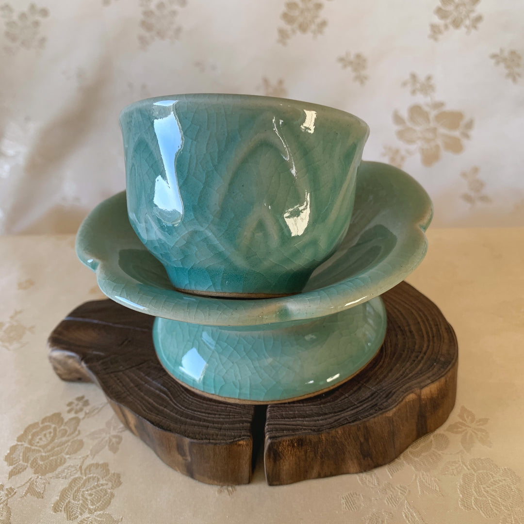 Celadon Set of 2 Tea Cups with Stand