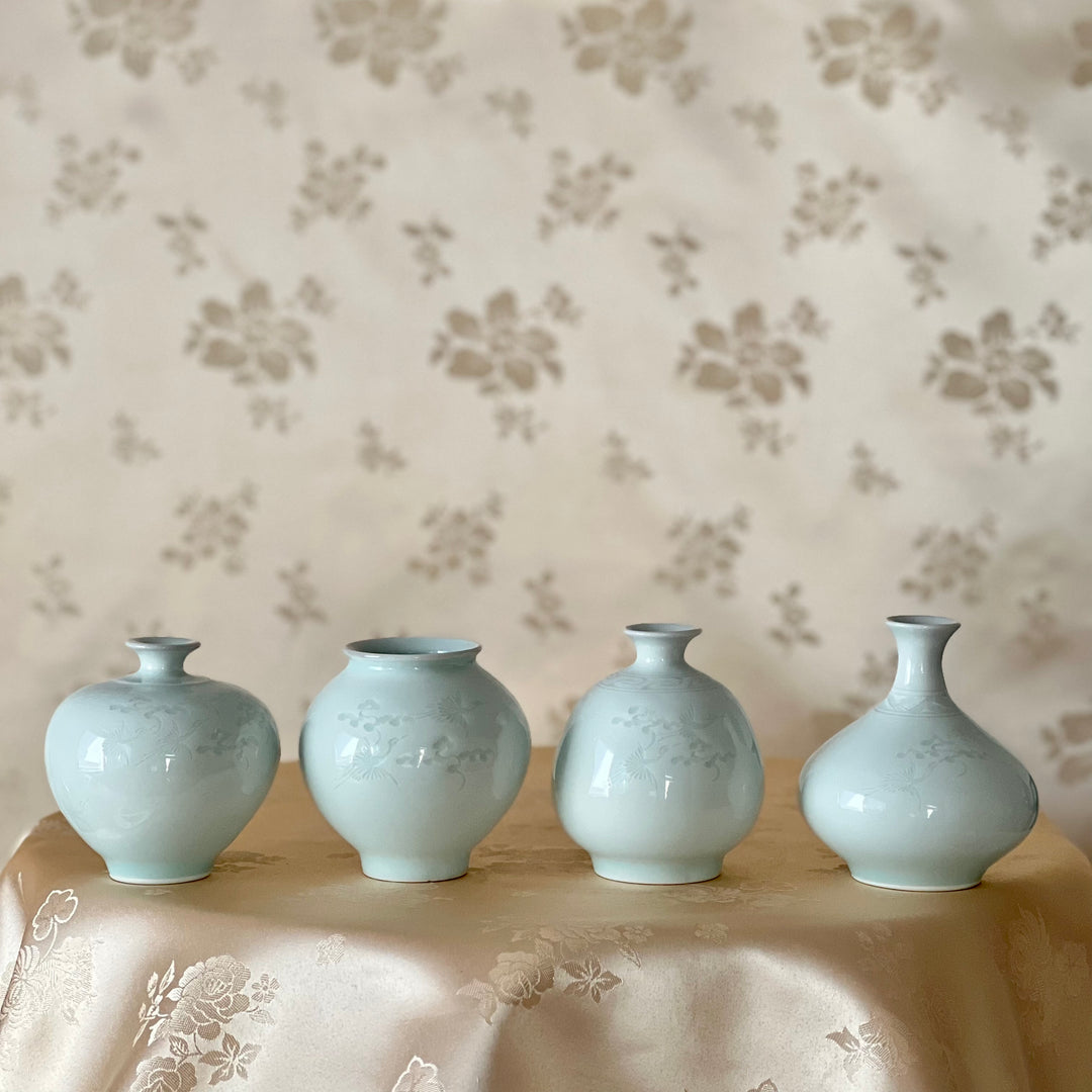 White Porcelain Set of 4 Miniature Vases with Cranes Pattern