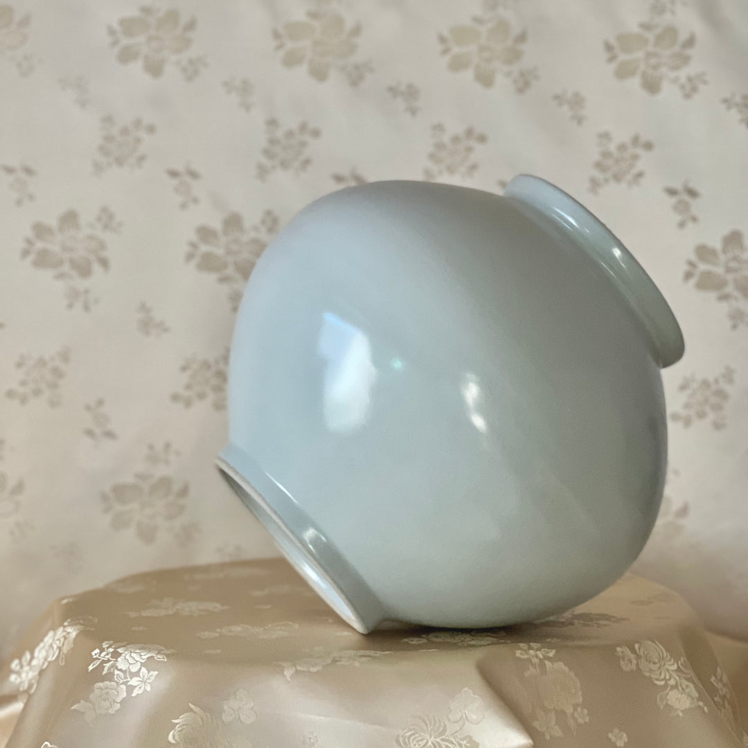 White Porcelain Vase without Pattern (백자 무지 원호)