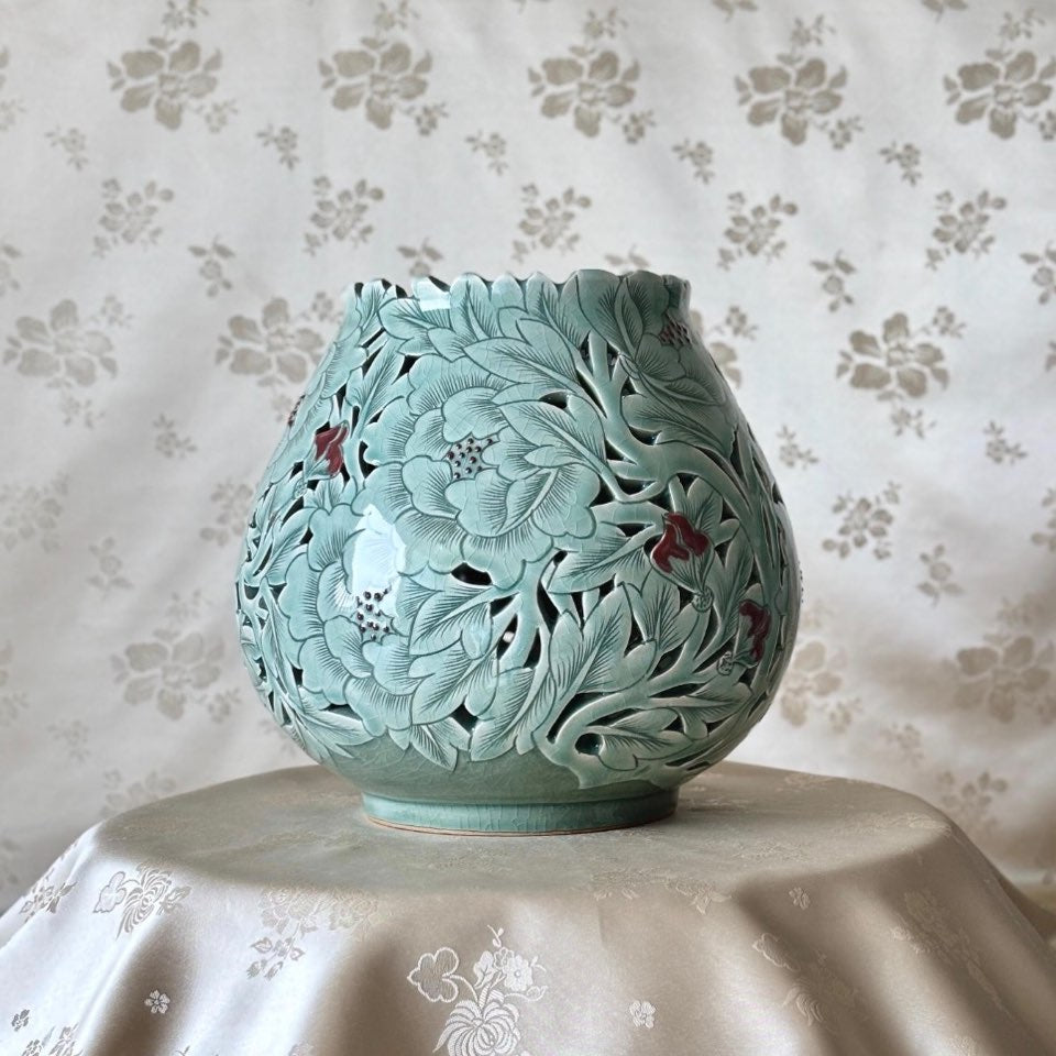 Celadon Large-Scale Openwork Vessel Trio: Peony Motif in White-Slip Sgraffito (Bakji)