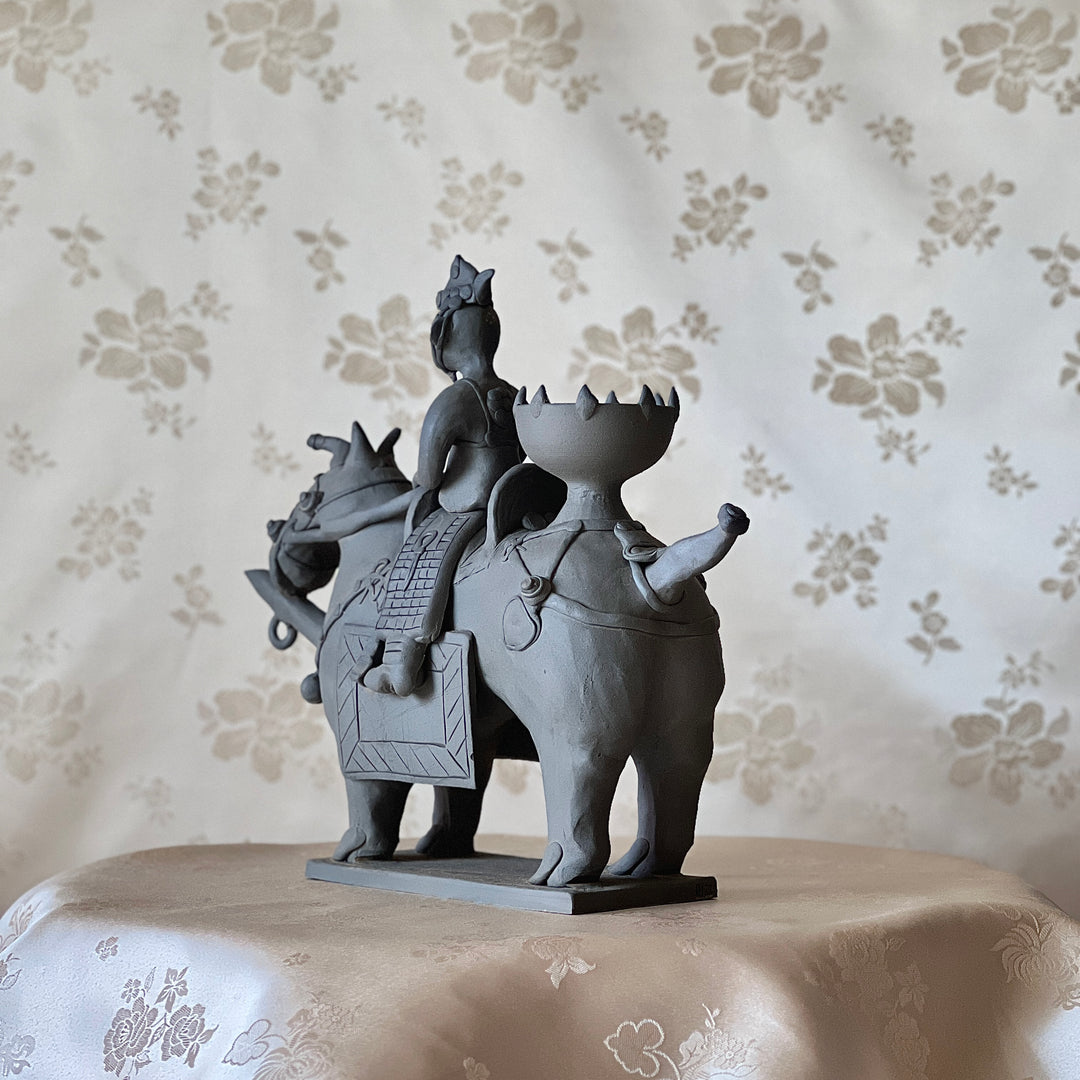 Silla Earthenware: Paired Horse-and-Rider Vessels with Master and Attendant Figures
