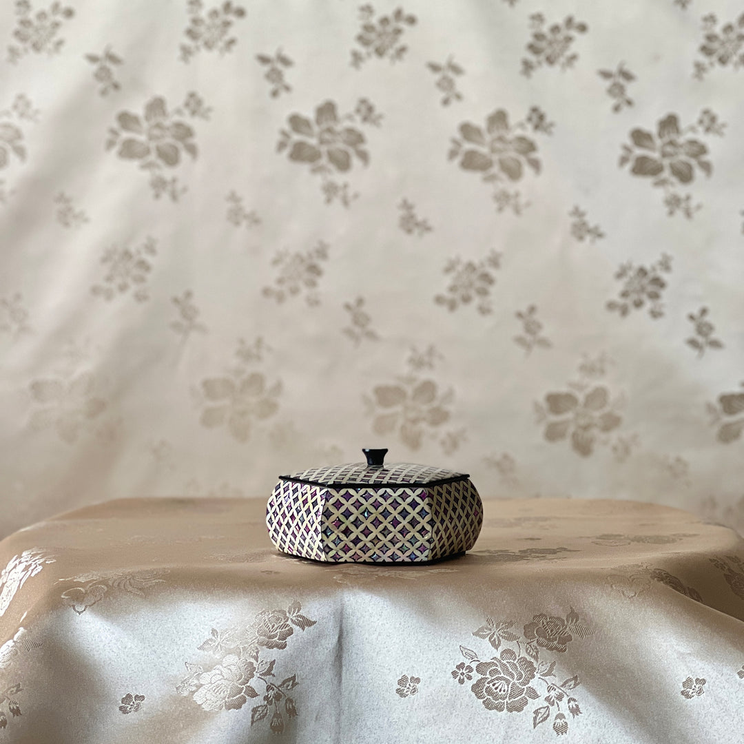 Mother-of-Pearl Hexagonal Mini Lidded Box: Chilbo Pattern