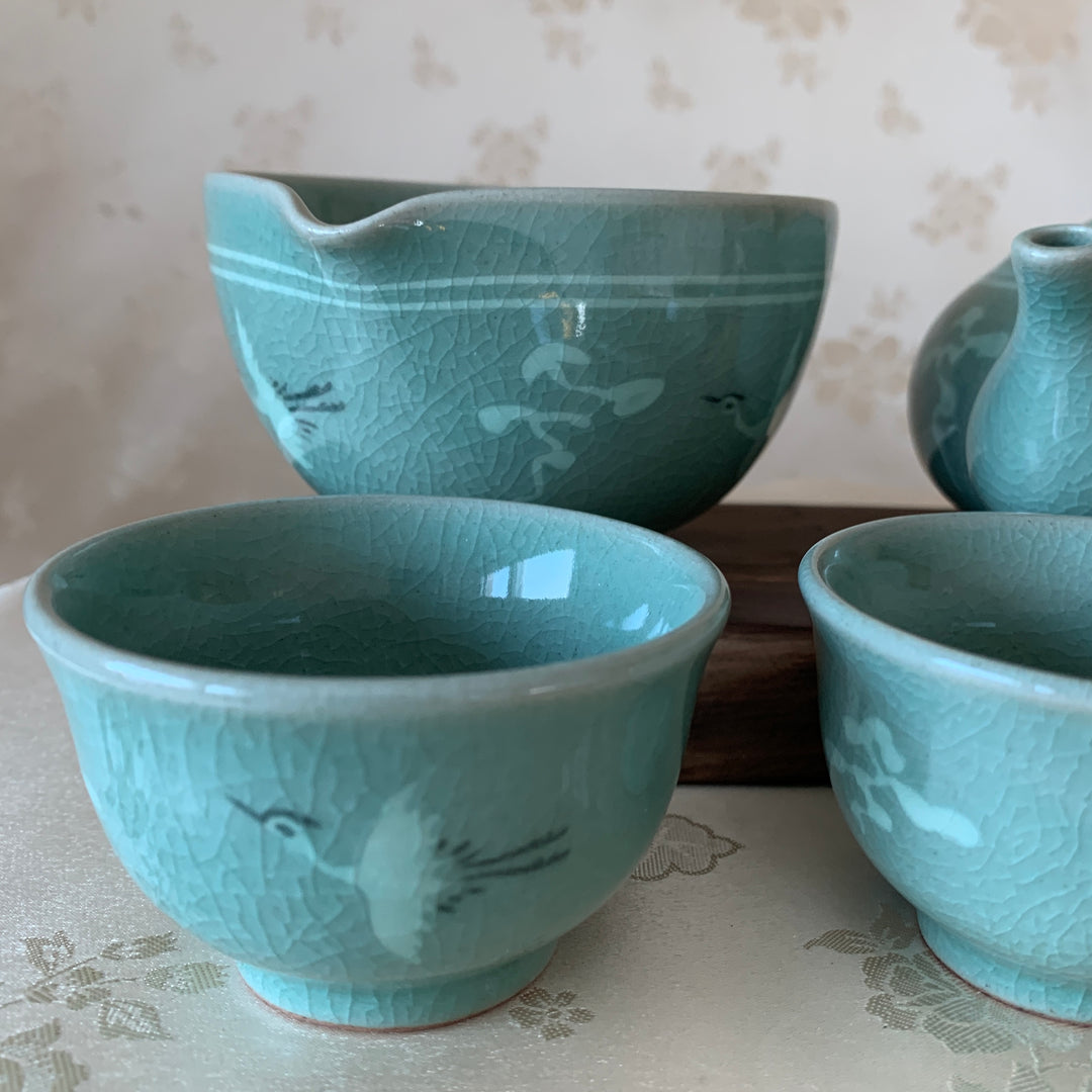 Celadon Tea Set for 3 People with Inlaid Crane and Cloud Pattern (청자 상감 운학문 3인 다기 세트)