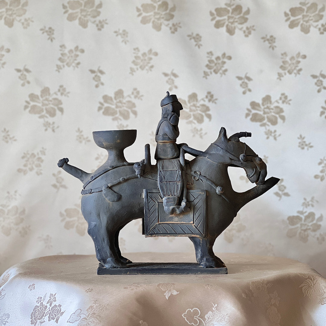 Silla Earthenware: Paired Horse-and-Rider Vessels with Master and Attendant Figures