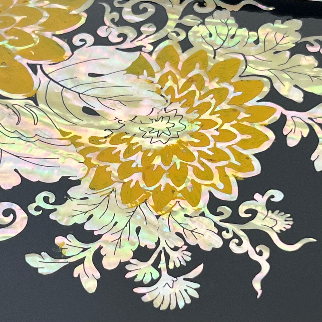 Mother of Pearl Wooden Tray with Chrysanthemum and Butterfly Pattern (자개 호접 국화문 쟁반)