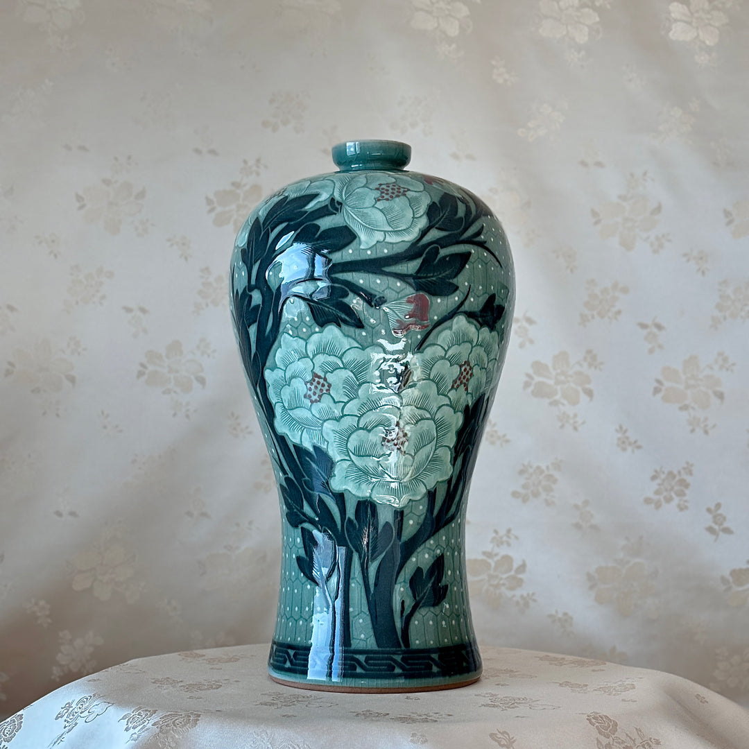 Celadon Vase Set: Sgraffito (Bakji) Peony Motif with Incised Turtle Shell Ground