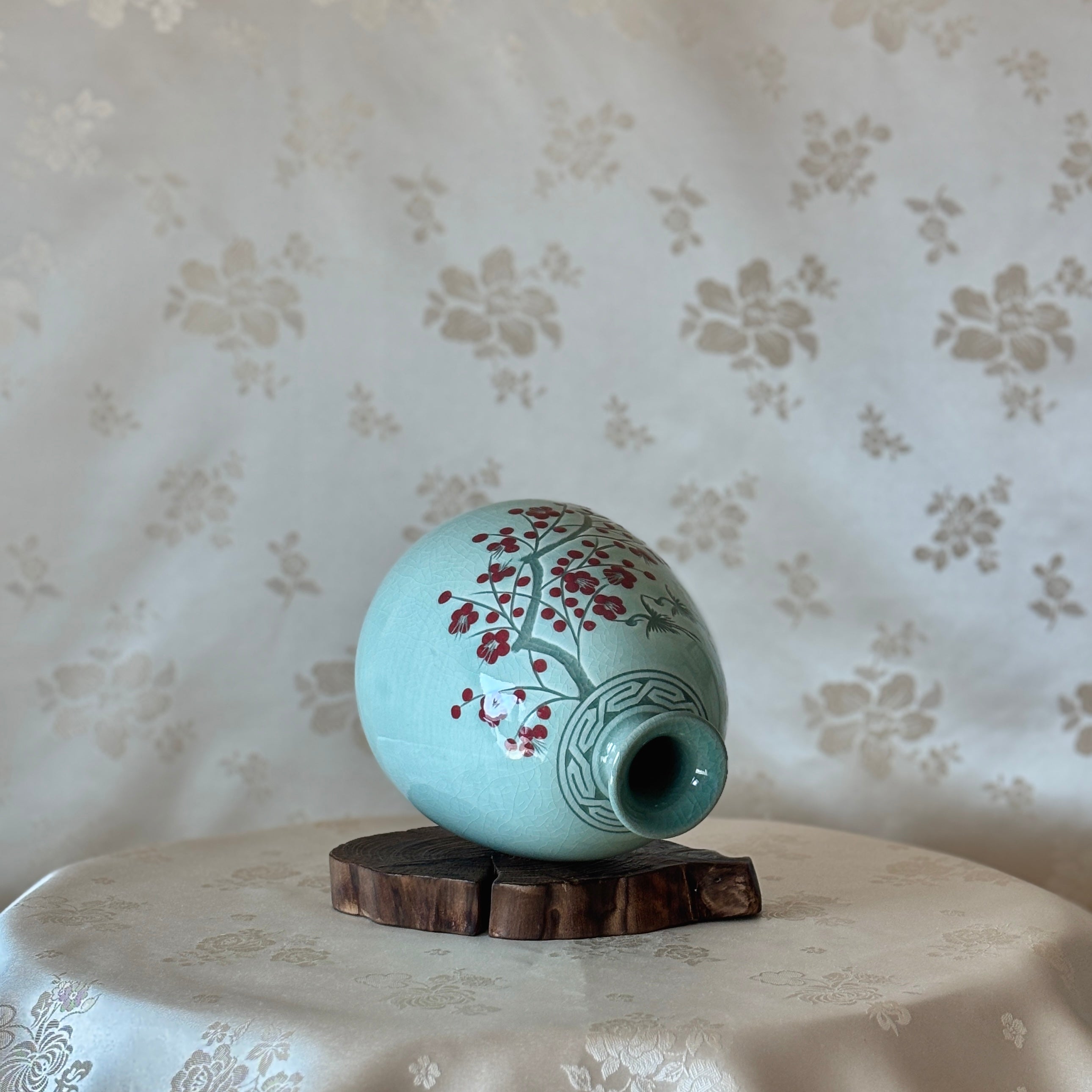 白青磁梅鶴図皿花瓶セット – ArtinKo