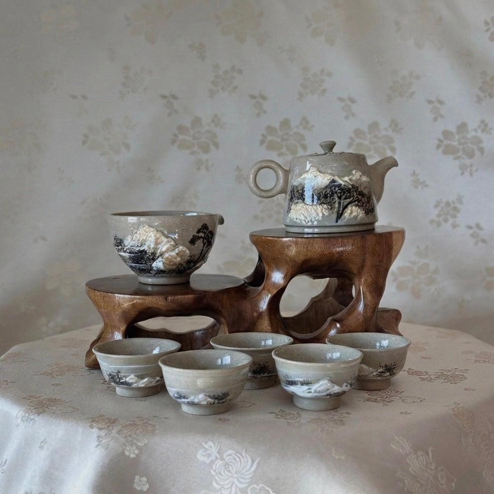 Buncheong Tea Set (Dagi): Relief-Applied Snowy Landscape Motif by Master Artisan, 5-Person Set