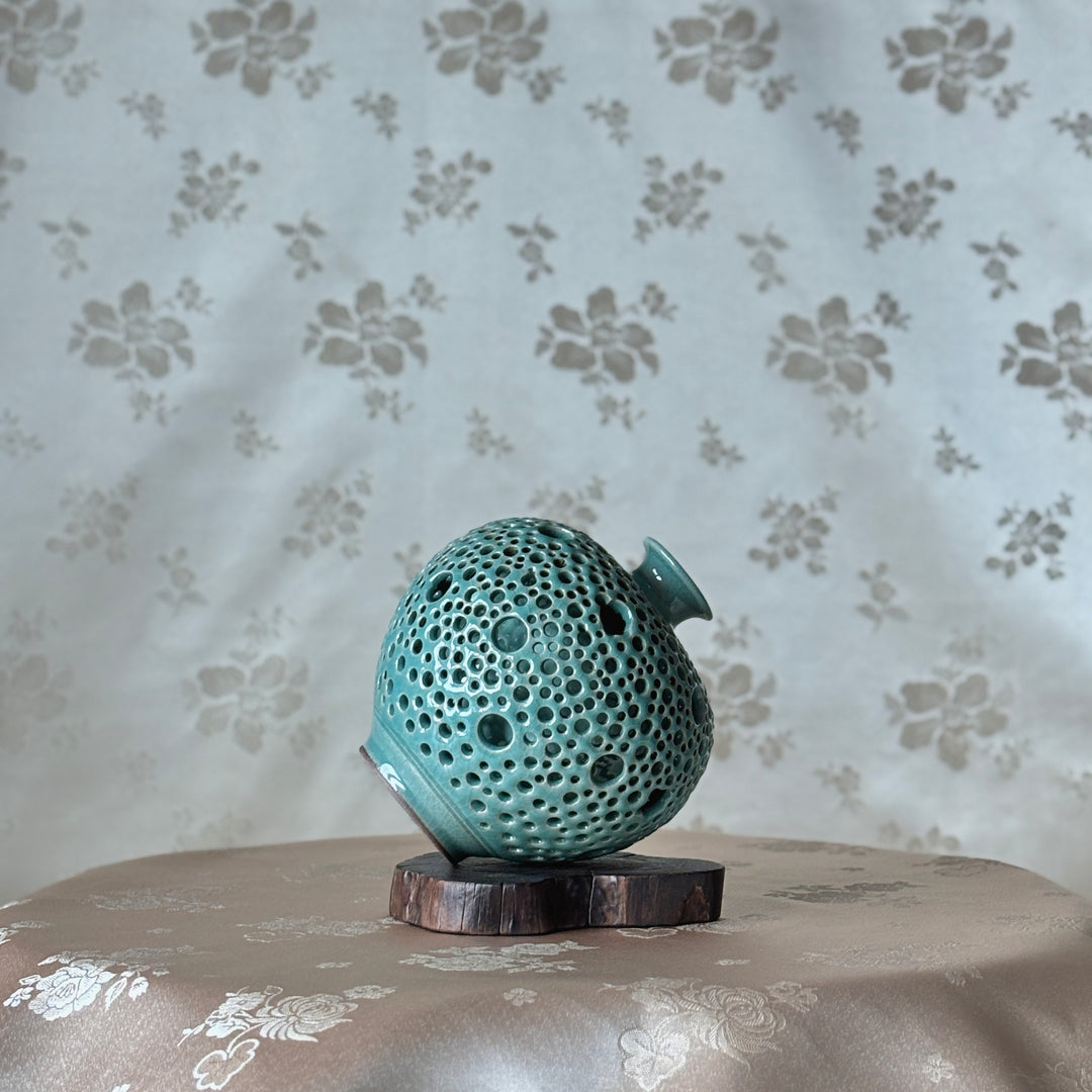 Celadon Vase: Double-Walled Openwork with Crane Motif and Celestial Openwork Exterior