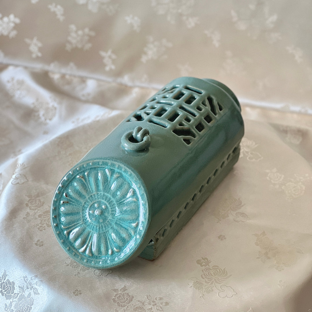 Celadon Lidded Box (Hap): Lotus Sumaksae Roof-Tile Motif