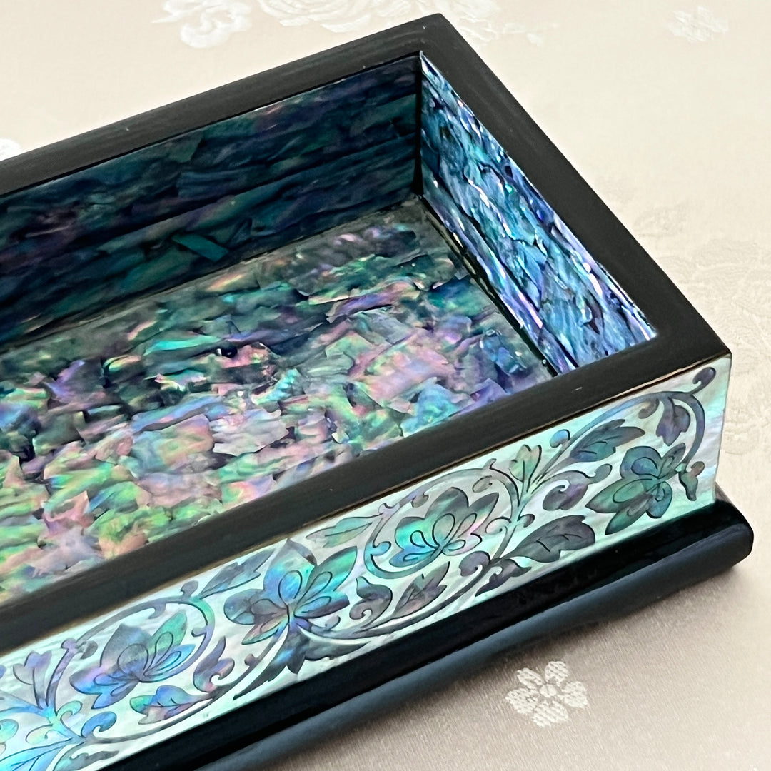 Mother-of-Pearl Lidded Box: Scholar’s Desk-Inspired Form with Crane and Pine Motif