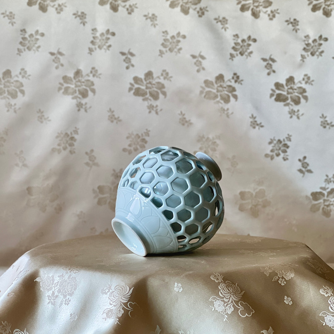 White Porcelain Double-Walled Openwork Vase: Tortoise-Shell Lattice with Incised Cloud and Crane Motif