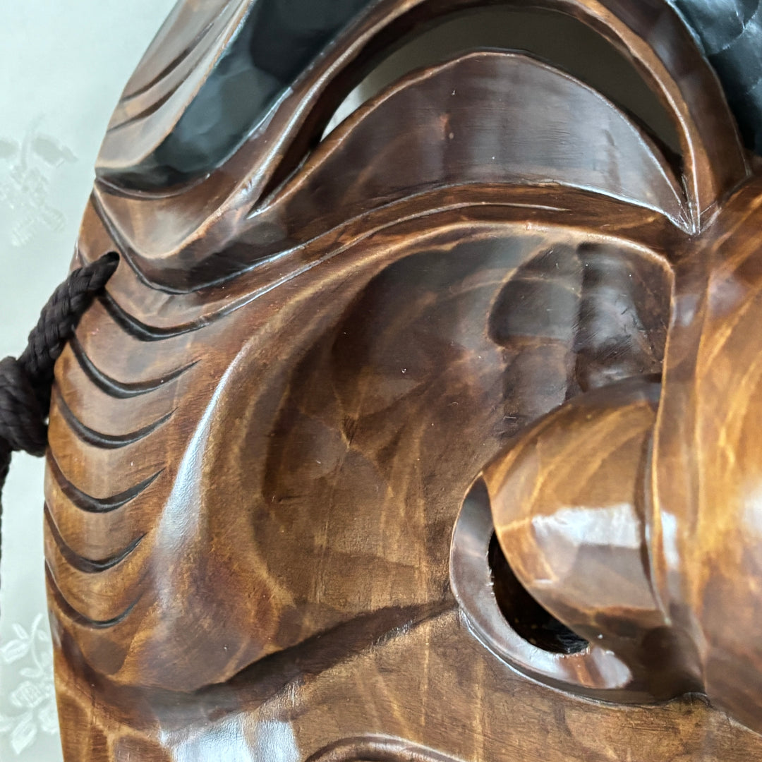 Wooden Hahoe Mask Set: Grand-Scale Nobleman and Bu-Ne Character for Wall Decor