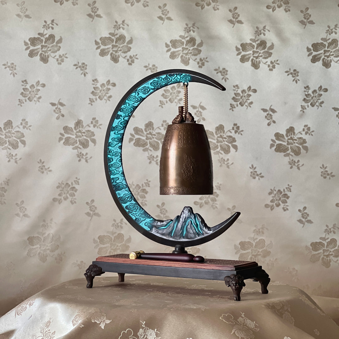 Bronze Bell on Crescent Moon Stand: Cheongwol Bell, Sacred Bell of King Seongdeok Motif