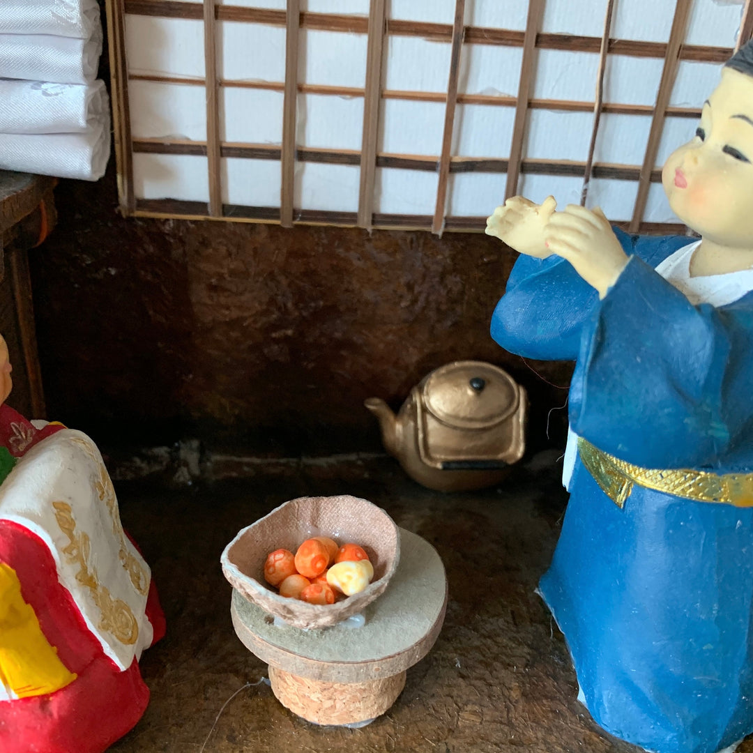 Miniature Room for Newly Married Couple in Traditional Paper Frame (전통 신혼방 미니어쳐 한지 액자)
