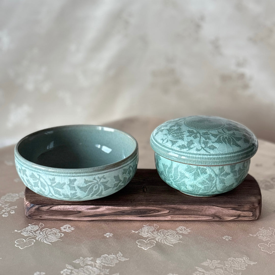 Celadon Bowl (Jubal) Set: White Slip Sgraffito with Peony Motif