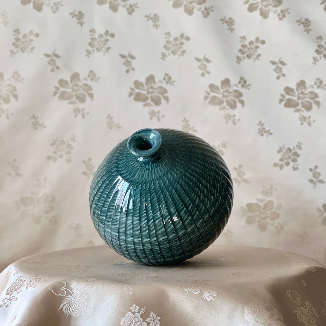 Celadon Vase (Ho): Yeollimun Mixed-Clay Technique by Master Artisan