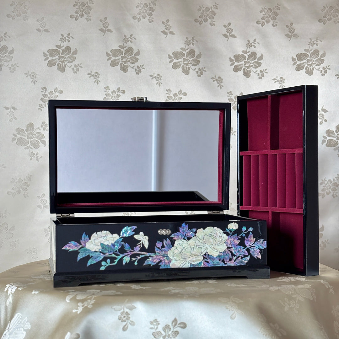 Mother-of-Pearl Jewelry Box: Sculpted Whole-Shell Birds and Peonies on Deep Black
