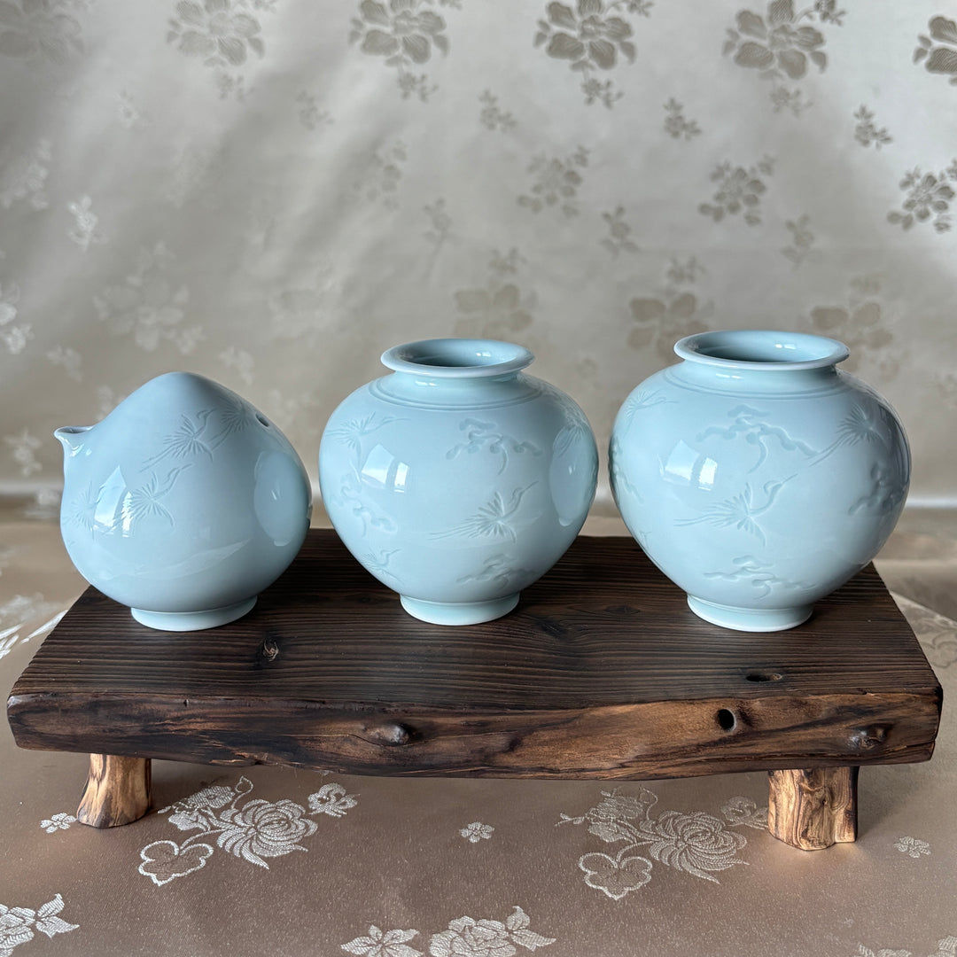 White Porcelain Vase and Water Dropper Set: Incised Crane and Cloud Motifs