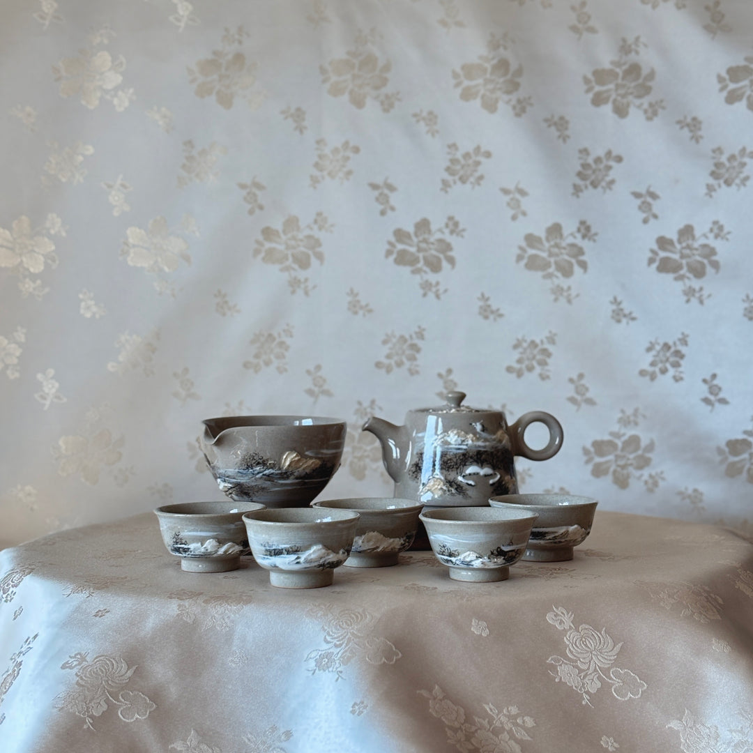 Buncheong Tea Set (Dagi): Relief-Applied Snowy Landscape Motif by Master Artisan, 5-Person Set