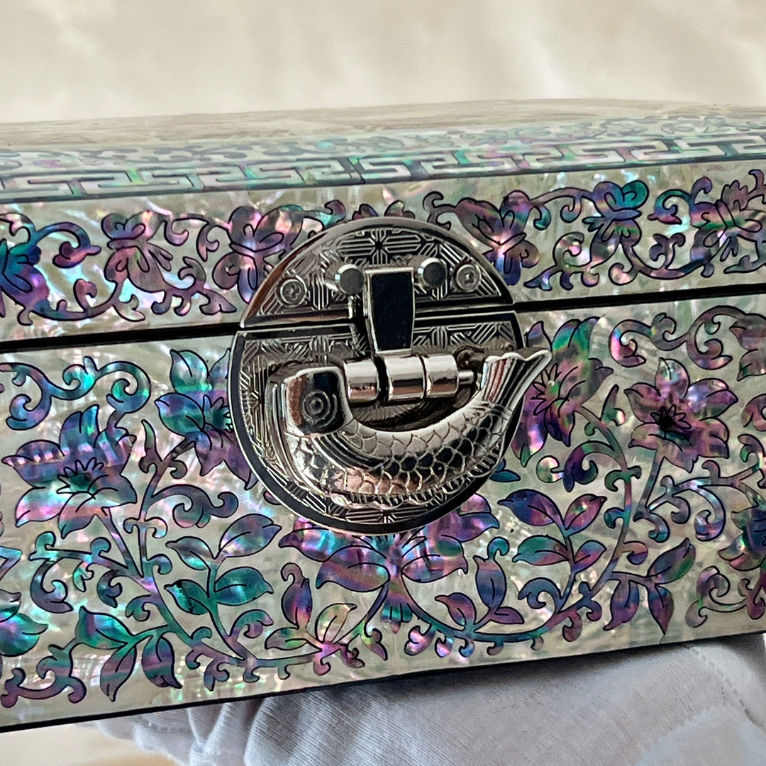 Mother-of-Pearl Jewelry Box: Paired Cranes in a Pine Grove