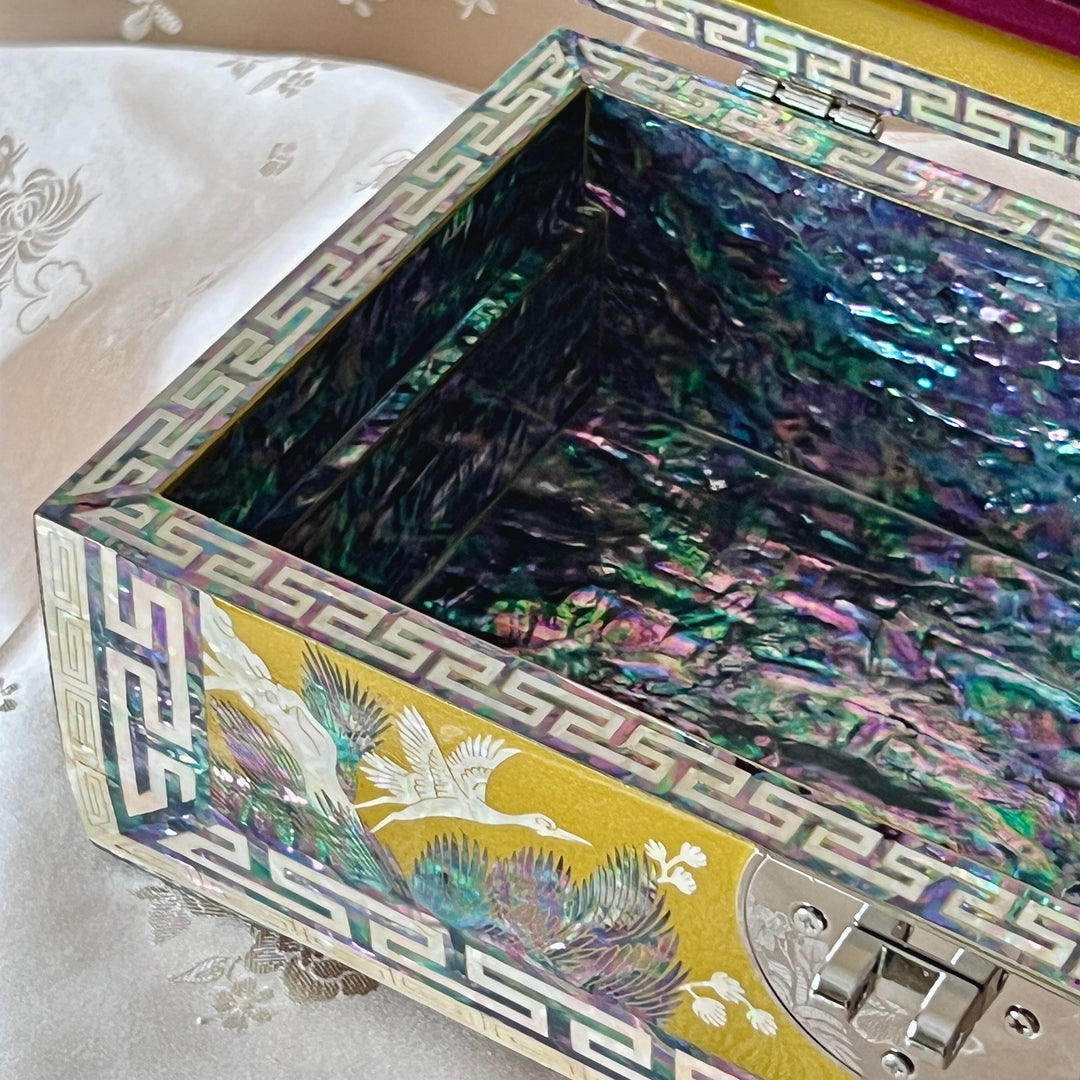 Mother-of-Pearl Jewelry Box: Pine and Crane Motif on Gold Ground