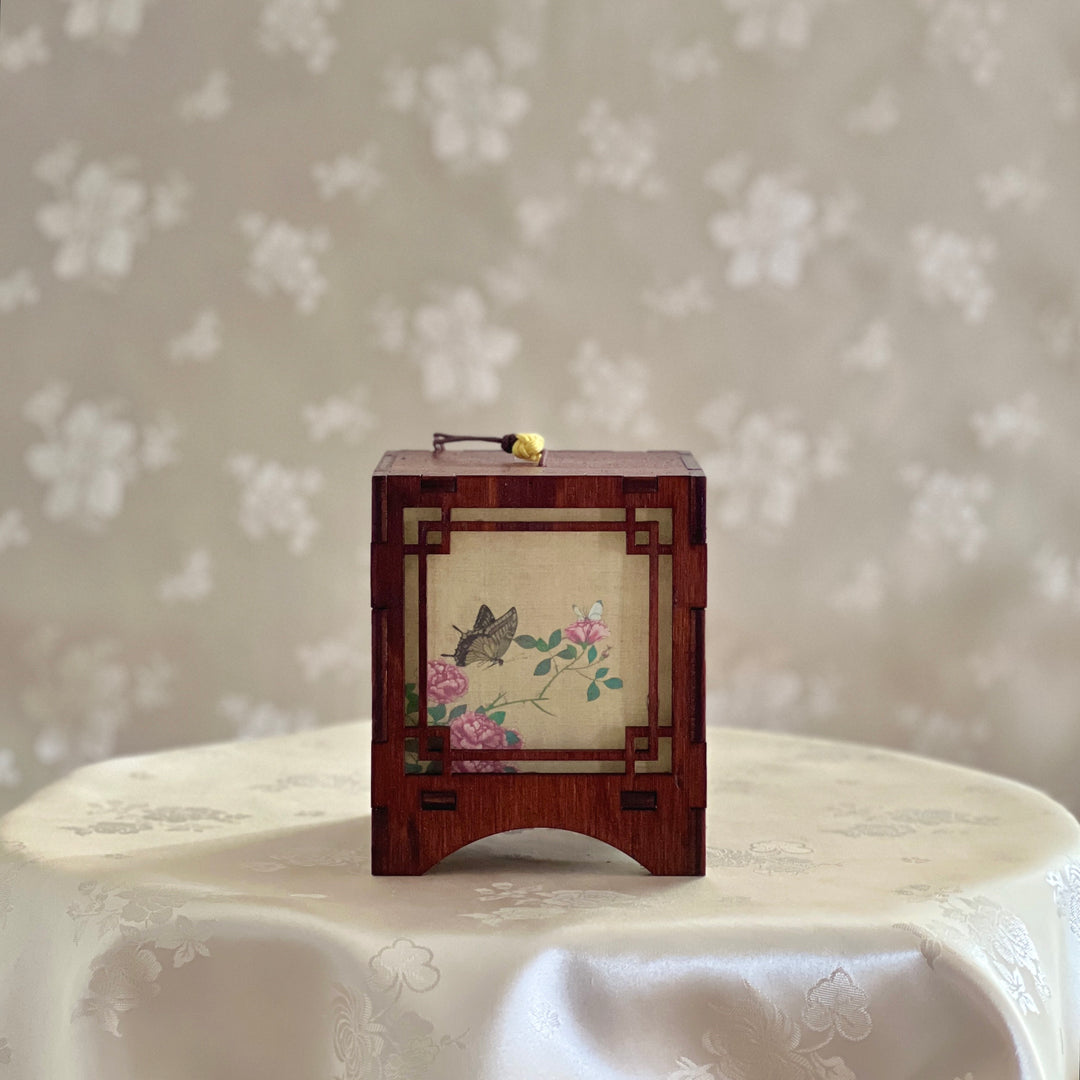 Wooden Accent Lantern for Hanging with Traditional Painting Pattern (단오풍정, 연소답청 목재 걸이 등)