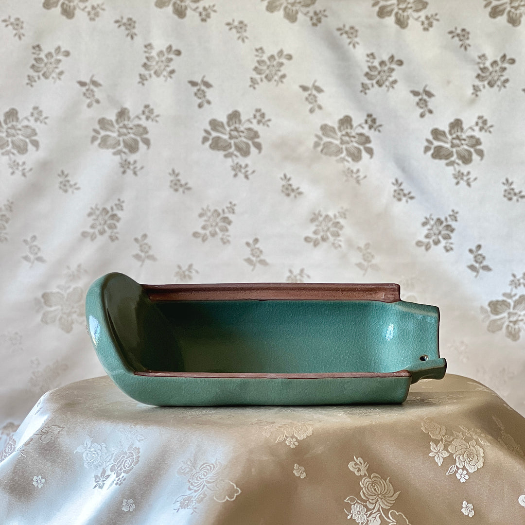 Celadon Lidded Box (Hap): Lotus Sumaksae Roof-Tile Motif
