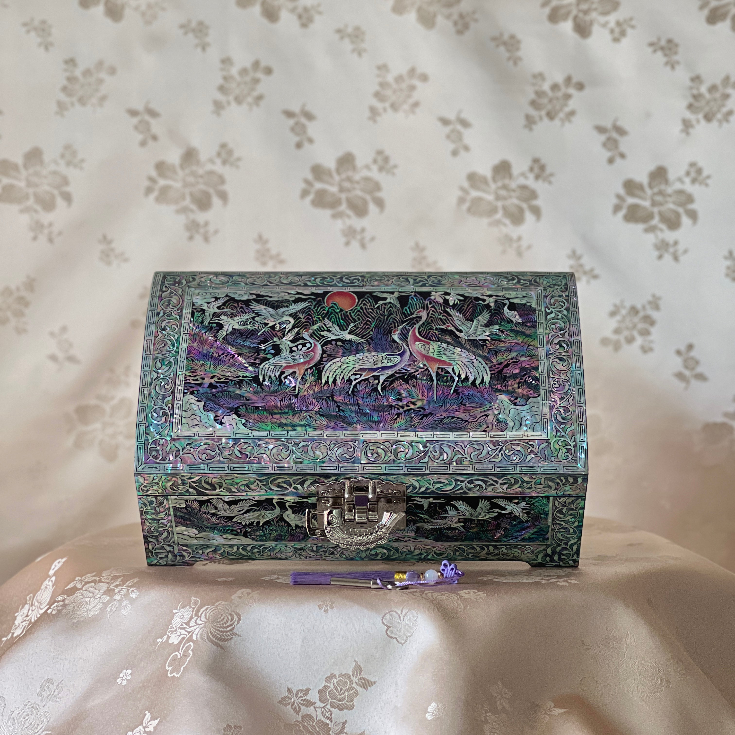 Mother-of-Pearl Jewelry Box: Mountain Landscape with Cranes – ArtinKo