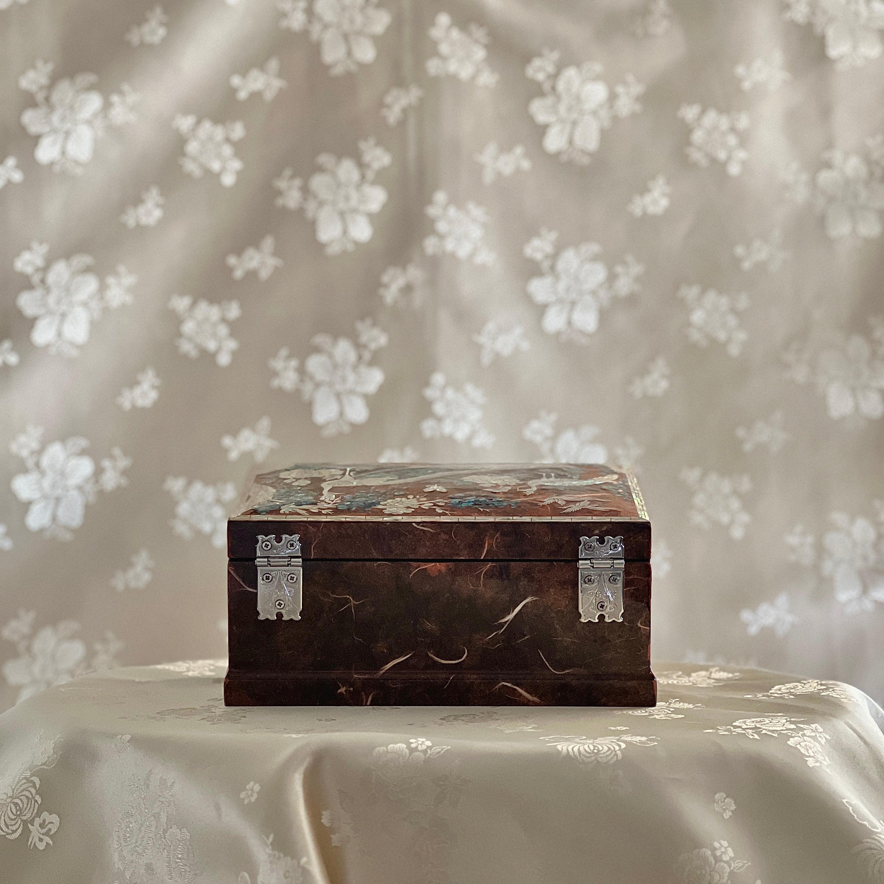 Back wooden box with mother of pearl inlaid