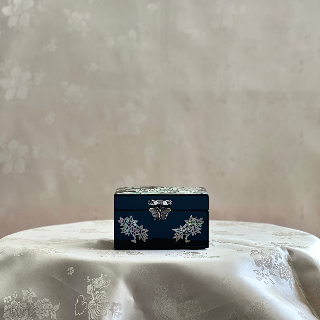 Mother-of-Pearl Ring Box: Bear, Rocky Mountains, Inuksuk and Maple Leaf Motifs