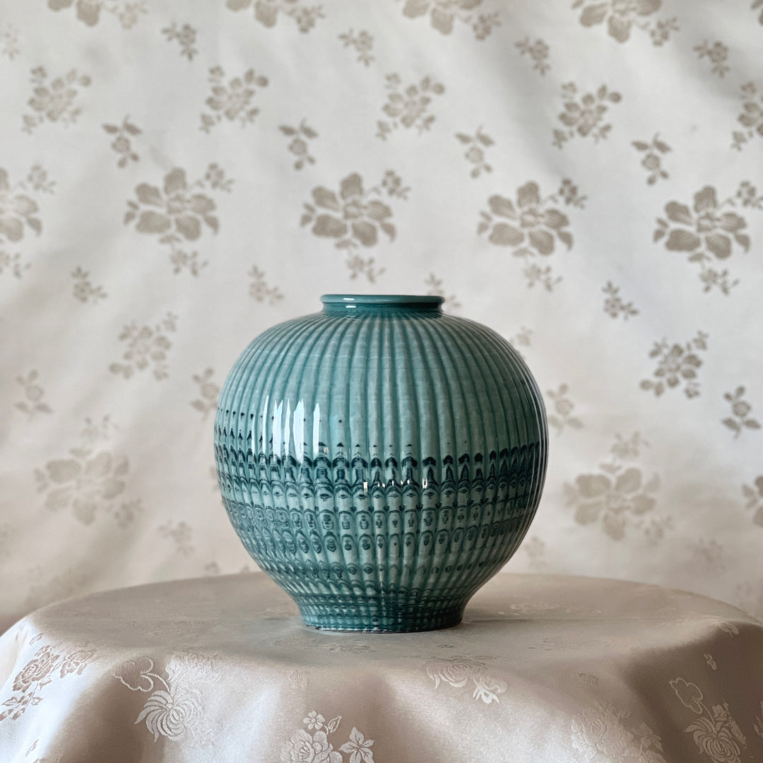 Celadon Jar (Danji): Yeollimun Mixed-Clay Technique