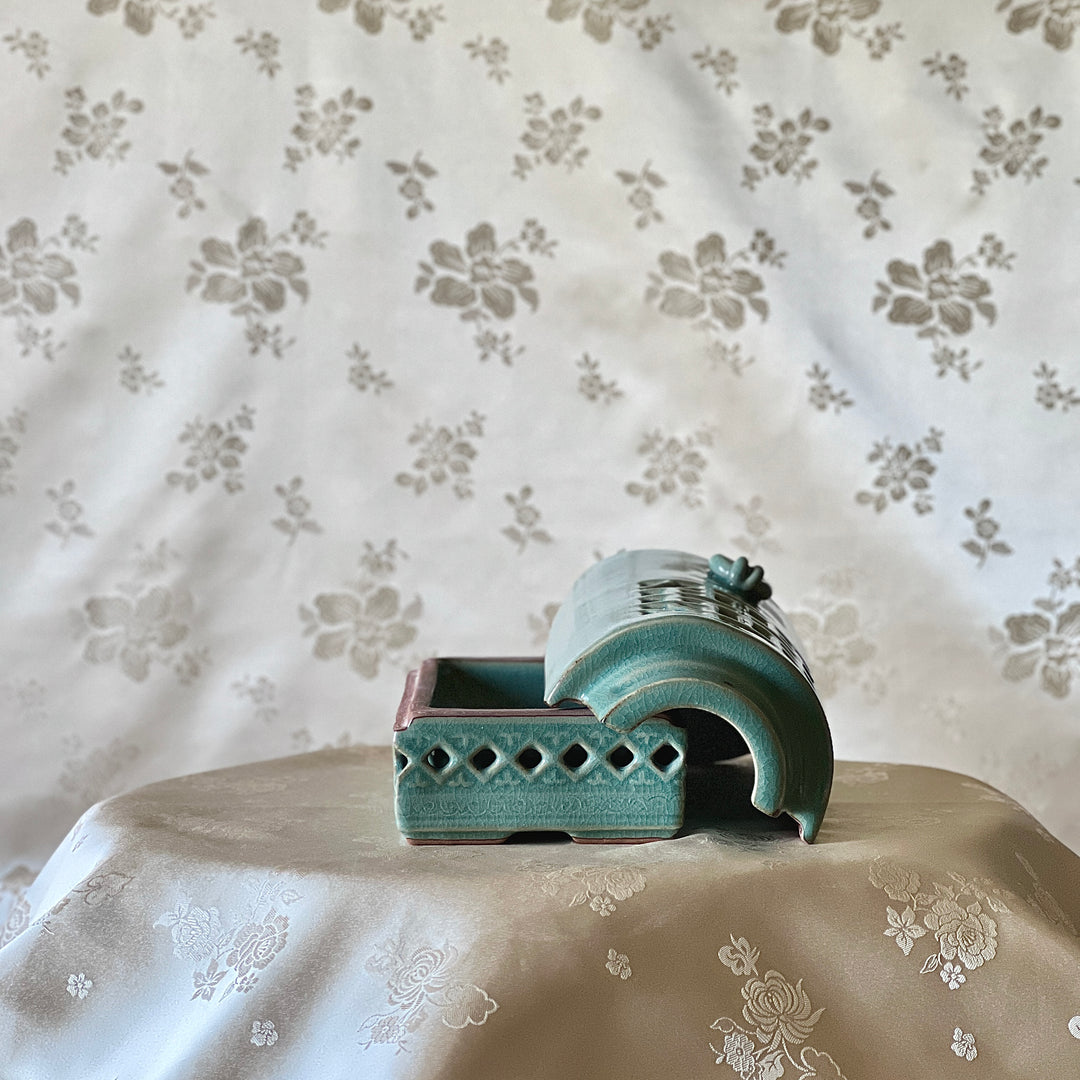 Celadon Lidded Box (Hap): Lotus Sumaksae Roof-Tile Motif