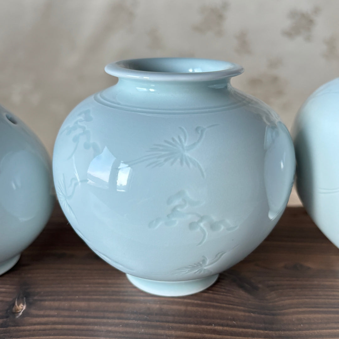 White Porcelain Vase and Water Dropper Set: Incised Crane and Cloud Motifs