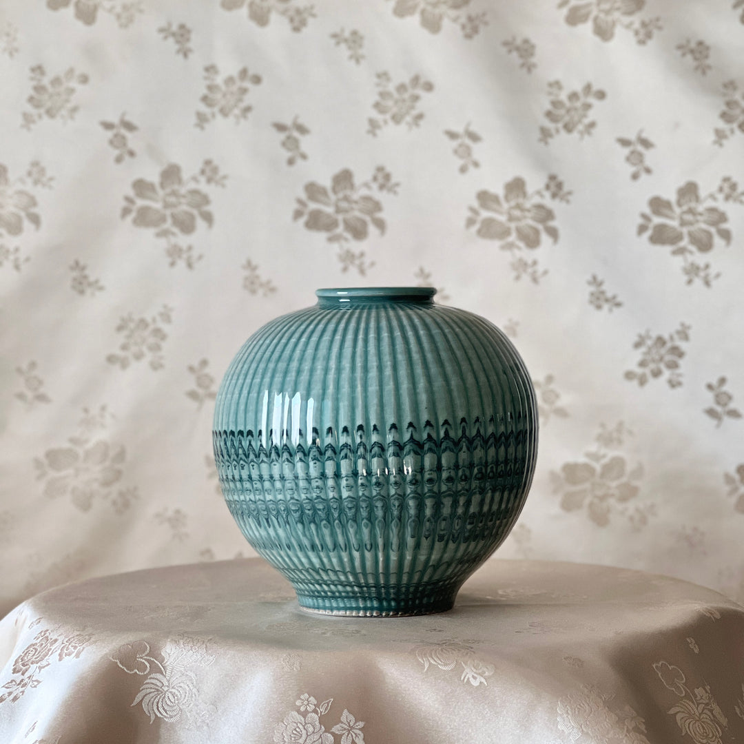 Celadon Jar (Danji): Yeollimun Mixed-Clay Technique