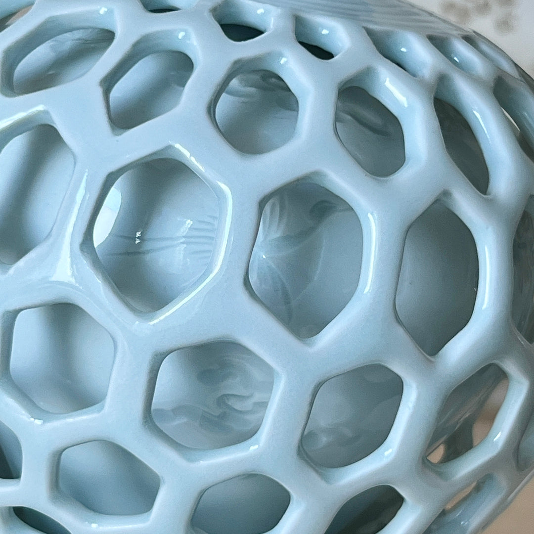 White Porcelain Double-Walled Openwork Vase: Tortoise-Shell Lattice with Incised Cloud and Crane Motif