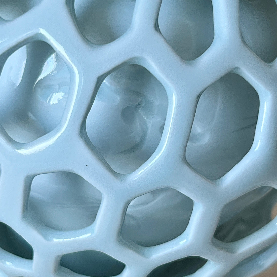 White Porcelain Double-Walled Openwork Vase: Tortoise-Shell Lattice with Incised Cloud and Crane Motif